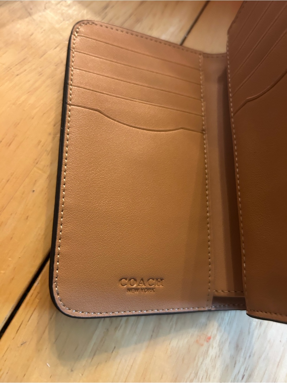 Coach Black Leather Wallet with Gold Horseshoe Buckle - Picture 2 of 5